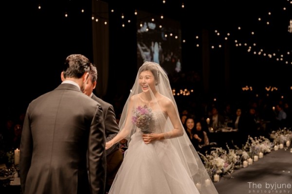 ▲19일 결혼식을 올린 스타 김하늘.