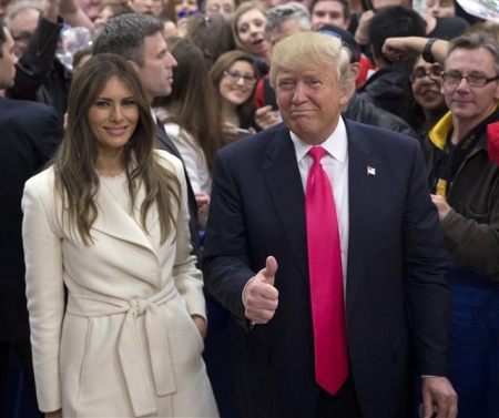 ▲공화당 경선 후보 도널드 트럼프(오른쪽)와 그의 아내 멜라니아 트럼프. 사진=AP뉴시스