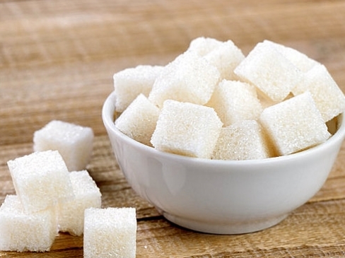 ▲지난해 11월 미 식품의약국(FDA)은 하루 50g을 적정 설탕 섭취량 상한선으로 권고했다. 이는 과다한 설탕 섭취가 사망을 부르는 최대 원인이라는 연구 결과에 따른 것이다. 우리 정부 역시 설탕과의 전쟁을 선포했다. (뉴시스)