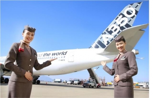 ▲
아시아나항공이 도입 예정인 A350. 아시아나항공은 오는 2017년부터 2025년까지 A350XWB 기종 30대(A350-800 8대, A350-900 12대, A350-1000 10대)를 순차적으로 도입할 계획이다. 사진제공 아시아나항공 