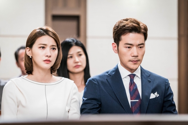 ▲'굿바이 미스터 블랙'에 출연 중인 배우 유인영 김강우(사진=이김프로덕션)