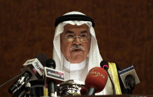 ▲사우디아라비아 왕실이 7일(현지시간) 알리 알나이미 석유장관 해임을 공식 발표했다. 알나이미 장관이 2010년 10월 18일 리야드에서 열린 한 국제 에너지심포지엄에서 연설하고 있다. 리야드/AP뉴시스