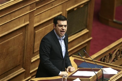 ▲알렉시스 치프라스 그리스 총리가 8일(현지시간) 아네테 그리스 의회에서 경제 개혁안과 관련해 연설을 하고 있다. 사진=AP뉴시스