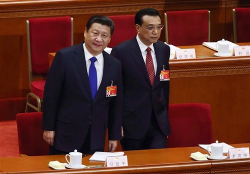 ▲2015년 3월 전국인민대표대회에서 시진핑 중국 국가주석(왼쪽)과 리커창 총리가 나란히 서 있는 모습. 블룸버그