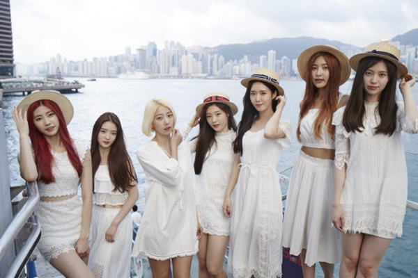 ▲2015년 9월 데뷔한 걸그룹 다이아(승희, 채연, 예빈, 제니, 유니스, 캐시, 은진)(사진=MBK엔터테인먼트)