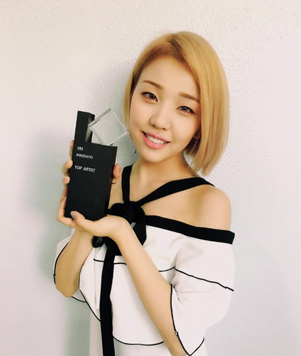 ▲‘인기가요’ 백아연이 1위 소감을 전했다.(사진=백아연 인스타그램)