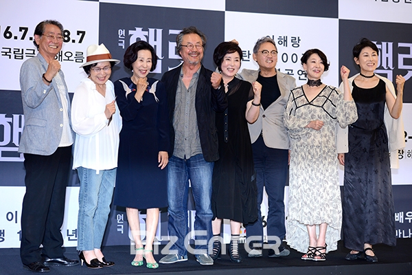 ▲연극 '햄릿' 출연진(사진=윤예진 기자 yoooon@)