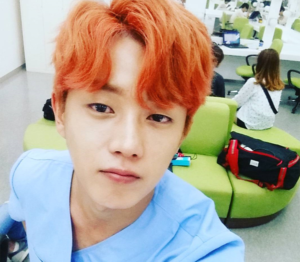 ▲'닥터스' 김민석이 의사 수술복을 입고 찍은 사진을 공개했다.(사진=김민석 인스타그램)