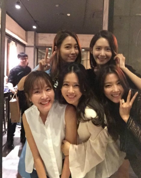 ▲'비밀은없다' 손예진, 소녀시대 윤아, 엄지원, 이민정, 오윤아(출처=손예진 인스타그램)