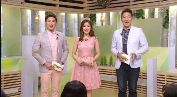 ▲조충현·김민정 아나운서, '생생정보' 열애 언급…"유독 행복해 보여"(출처=KBS 2TV '생생정보' 영상 캡처)