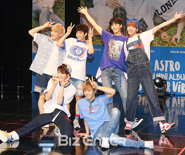 (▲'아스트로' 차은우, 문빈, mj, 진진, 라키, 윤산하(사진=권영탕 기자 sorrowkyt@)