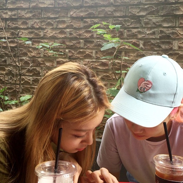 ▲원더걸스 유빈, 예은(사진=리쌍 길 인스타그램)