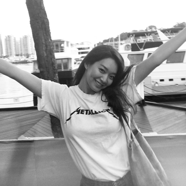 (사진=신민아 SNS)