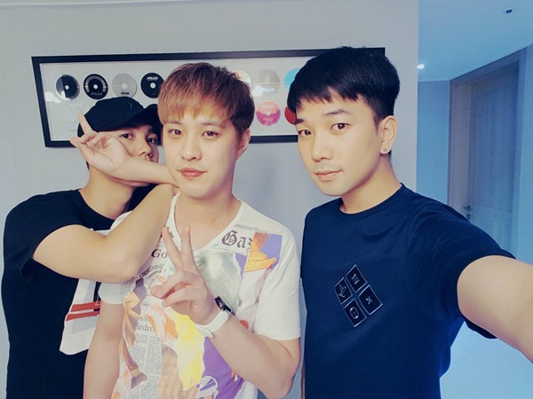 ▲그룹 엠블랙(미르, 승호, 지오)(사진=엠블랙 지오 인스타그램)