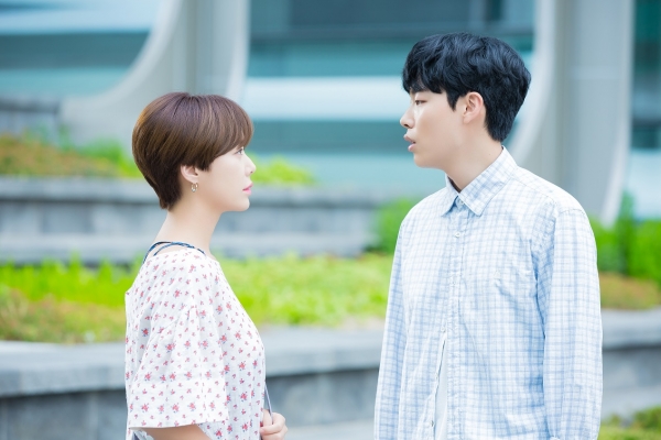 ▲운빨로맨스 황정음 류준열 (사진=화이브라더스 제공)