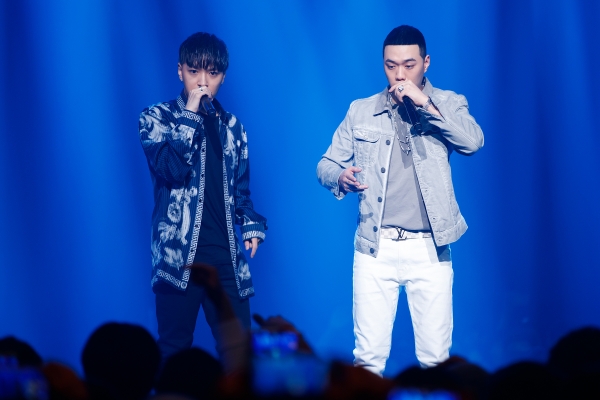 ▲쌈디와 비와이가 합동 무대를 꾸미고 있다(사진=Mnet)