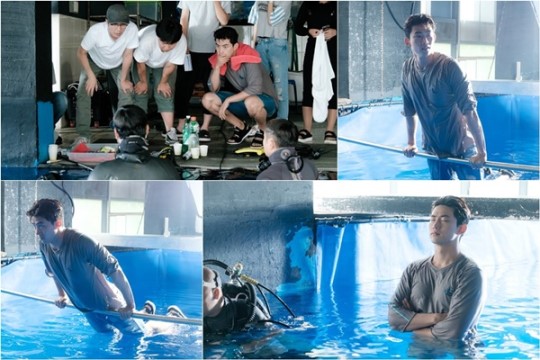 ▲‘싸우자 귀신아’ 수중 촬영 비하인드 컷 (사진=tvN'싸우자귀신아')