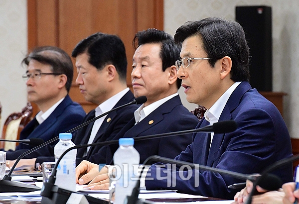 [포토]모두발언하는 황총리