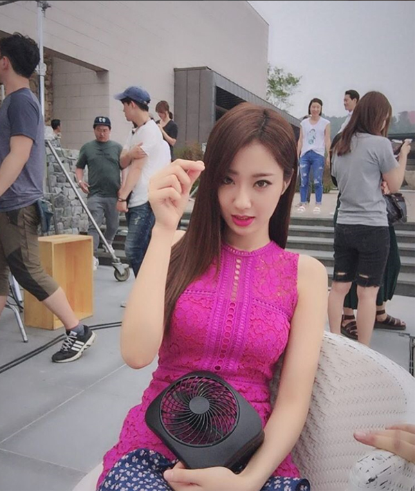 ▲나인뮤지스 경리가 광고 촬영 현장을 공개했다.(사진=경리 인스타그램)