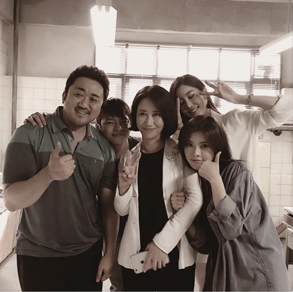 ▲배우 마동석, 서인국, 송옥숙, 김주리, 이선빈(사진=김주리 인스타그램)