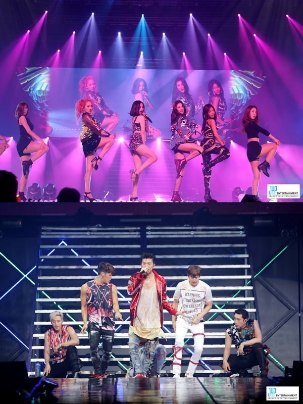 ▲JYP 합동콘서트 '2016 JYP NATION 'MIX & MATCH'' 원더걸스 콜라보(위), 투피엠(사진=JYP엔터테인먼트)