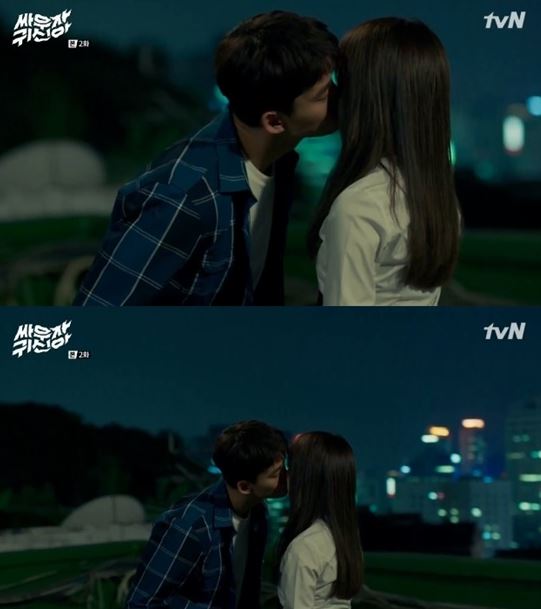 ▲옥택연 김소현 키스신 (출처= tvN 방송 캡처)