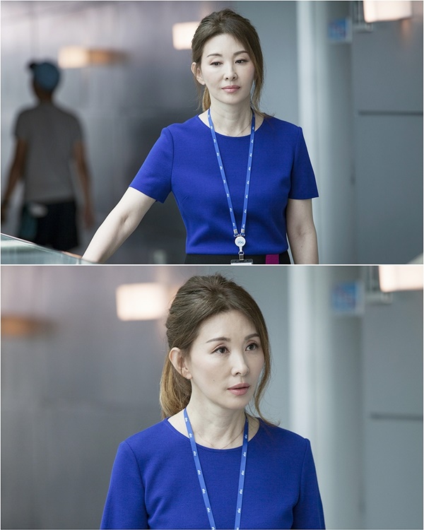 ▲'질투의 화신' 카리스마 앵커로 분하는 배우 이미숙(사진=SM C&C)