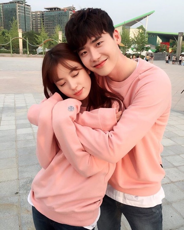 ▲배우 한효주, 이종석(사진=이종석 인스타그램)