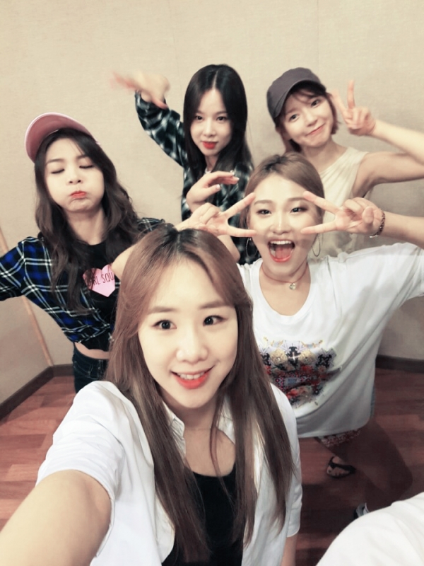 ▲'인기가요' 에일리 솔지 초아 손승연 유성은(사진=SBS)