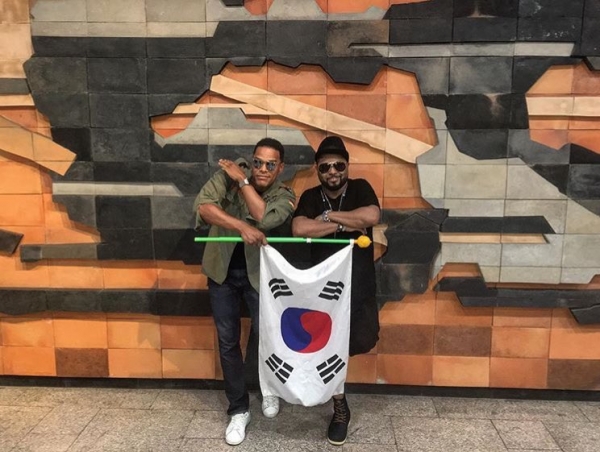 ▲한국에 방문한 맥스웰(왼쪽)과 뮤직소울차일드(사진=맥스웰SNS)