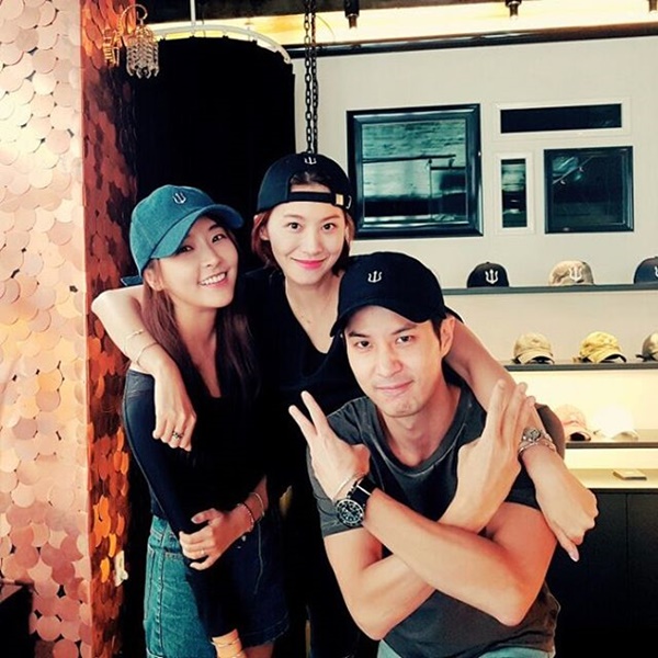 ▲배우 정유미, 유인영, 김지석(사진=정유미 인스타그램)