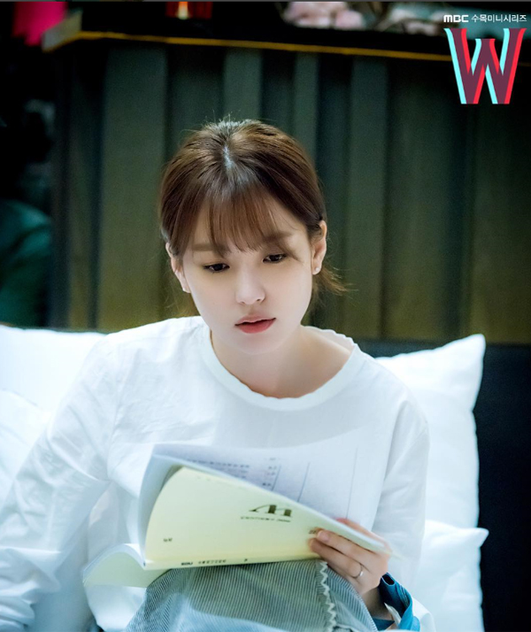 ▲'W' 한효주(사진=w 인스타그램)