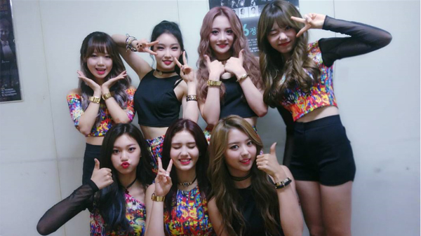 ▲19일 오후 걸그룹 아이오아이가 '뮤직뱅크' 출연 기념 사진을 남겼다.(사진=아이오아이 인스타그램)