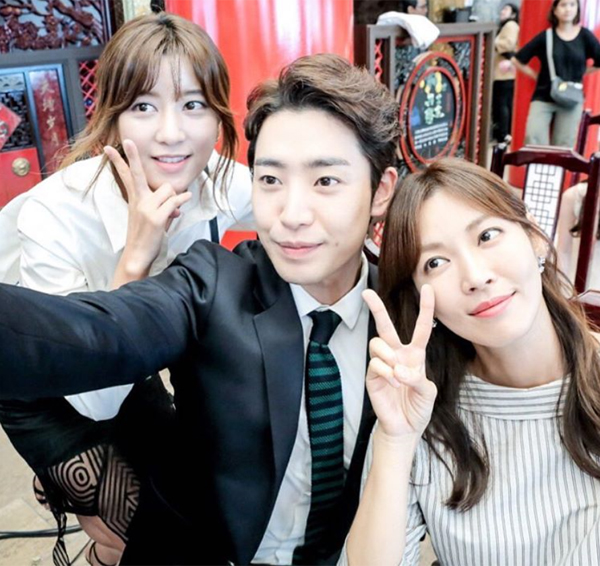 ▲'가화만사성' 최윤소가 박민우, 김소연과 함께 종영 기념 사진을 공개했다.(사진=최윤소 인스타그램)