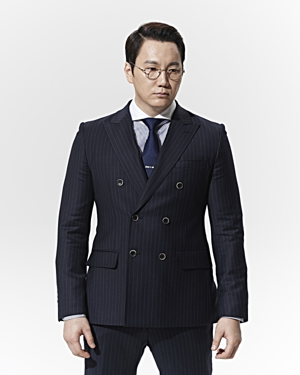 ▲가수 더원(사진=태양씨앤엘)