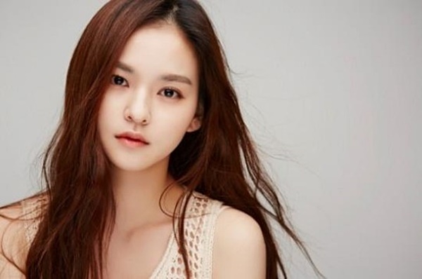 ▲배우 김윤혜(사진=웰메이드예당 (현 이매진아시아))