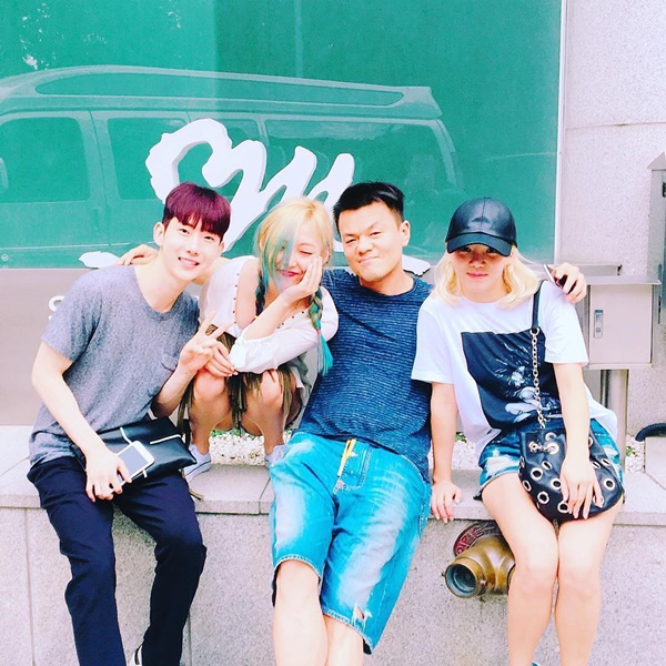 ▲가수 조권, 민, 박진영, 효연(사진=미쓰에이 민 인스타그램)