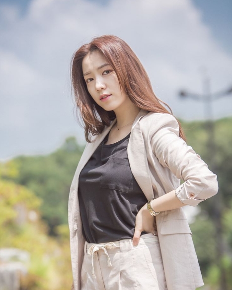 (사진=JTBC '청춘시대' 공식 인스타그램 , 류화영)