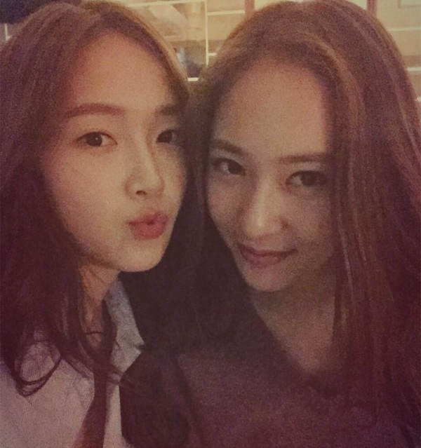 ▲제시카가 29일 악플러를 고소한 가운데 하루 전 크리스탈과 찍은 사진을 게재했다.(사진=제시카 인스타그램)