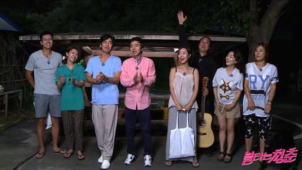 ▲SBS 예능프로그램 ‘불타는 청춘’ 출연진(사진=SBS ‘불타는 청춘’)