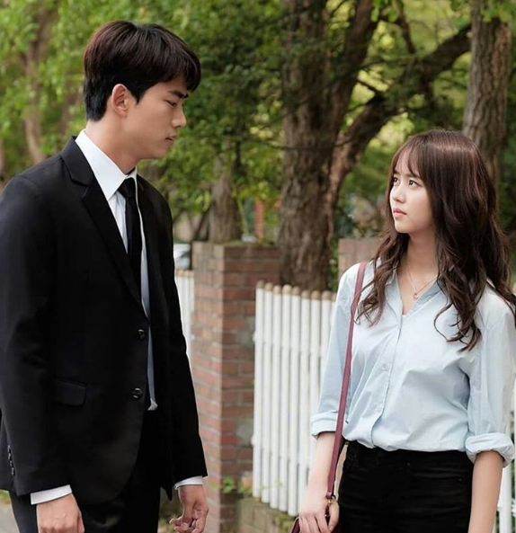 (사진=김소현 인스타그램 tvN '싸우자 귀신아')