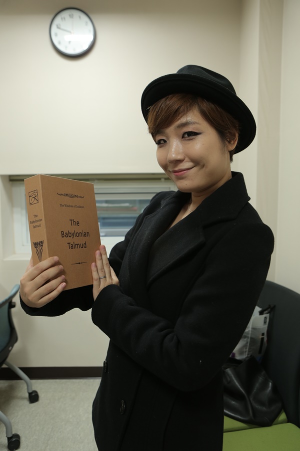 ▲싱어송라이터 오지은(사진=유어썸머)