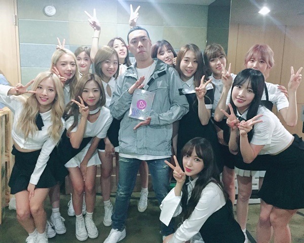 ▲그룹 우주소녀, 래퍼 비와이(사진=우주소녀 공식 인스타그램)