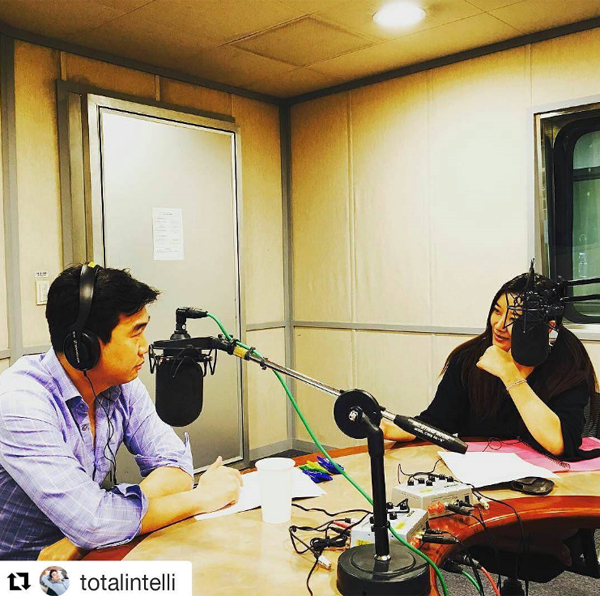 ▲이혼 소식을 알린 호란의 라디오 방송 사진이 공개됐다.(사진=호란의 파워FM 인스타그램 )