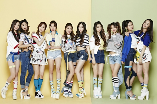 ▲'모모랜드를 찾아서' 출연 연습생들(사진=더블킥컴퍼니)