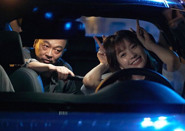 ▲배우 김의성, 한효주(사진=MBC 'W' 공식 인스타그램)