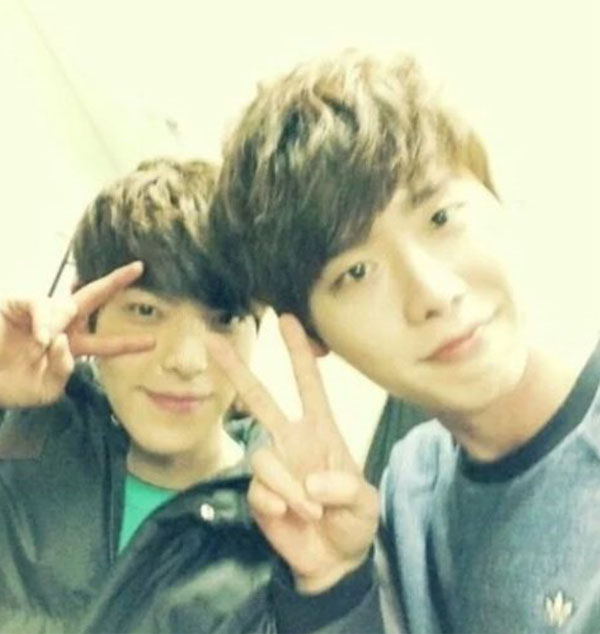 ▲'함부로 애틋하게' 김우빈이 과거 이종석과 찍은 사진을 공개했다.(사진=김우빈 인스타그램)