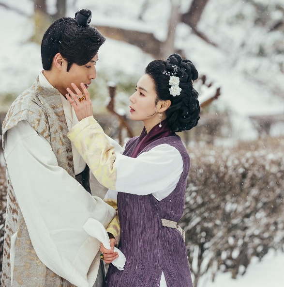 (사진=박시은 인스타그램 '달의연인')