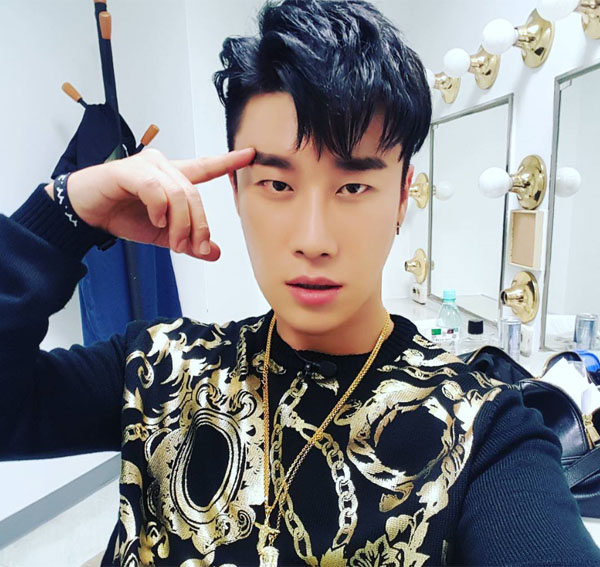 ▲'해피투게더3'에 출연한 산이가 '힙합의 민족2' 첫 촬영을 인증했다.(사진=산이 인스타그램)