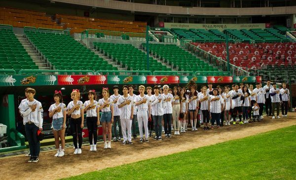 ▲추석특집 시구스타선발대회 ‘내일은 시구왕’(사진=SBS)